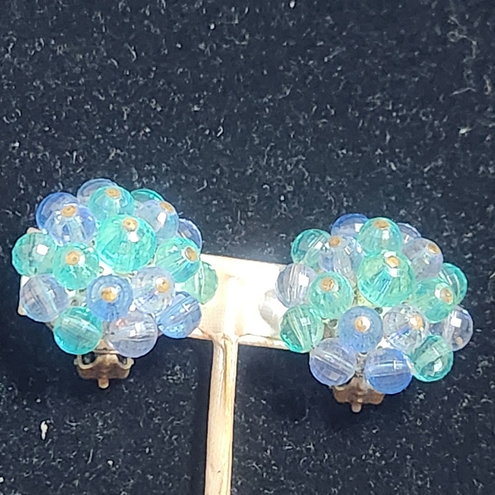 Vintage Blue Turquoise  Bead Cluster Clip On Earrings Mid Century‎ Retro